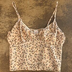 Light yellow floral i ❤️ JOAH cropped tank top. Size M